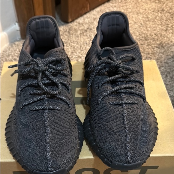 adidas Yeezy Boost 350 Black Sneakers - Picture 4 of 9